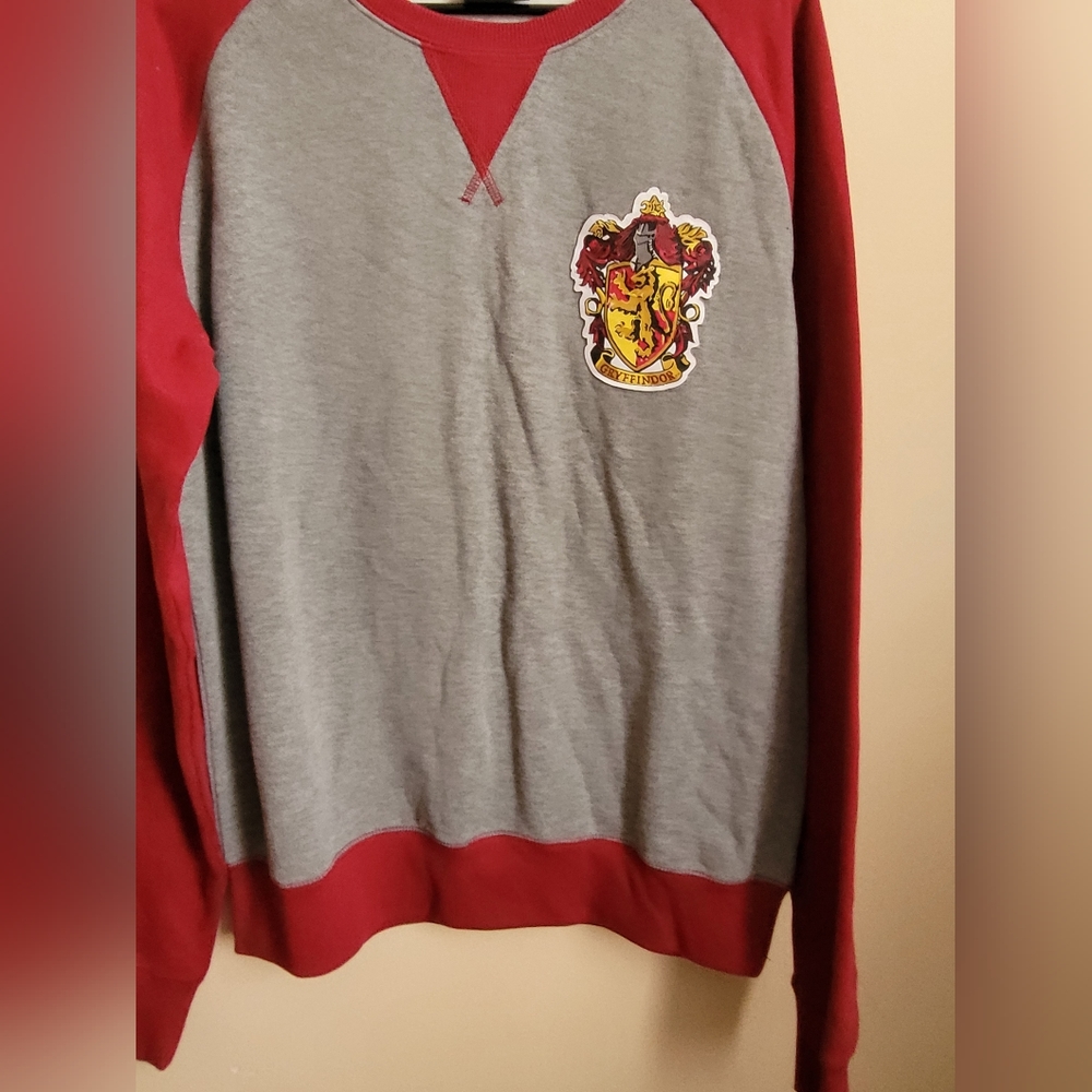 NWT Gryffindor Crew Neck Sweater (UNISEX)